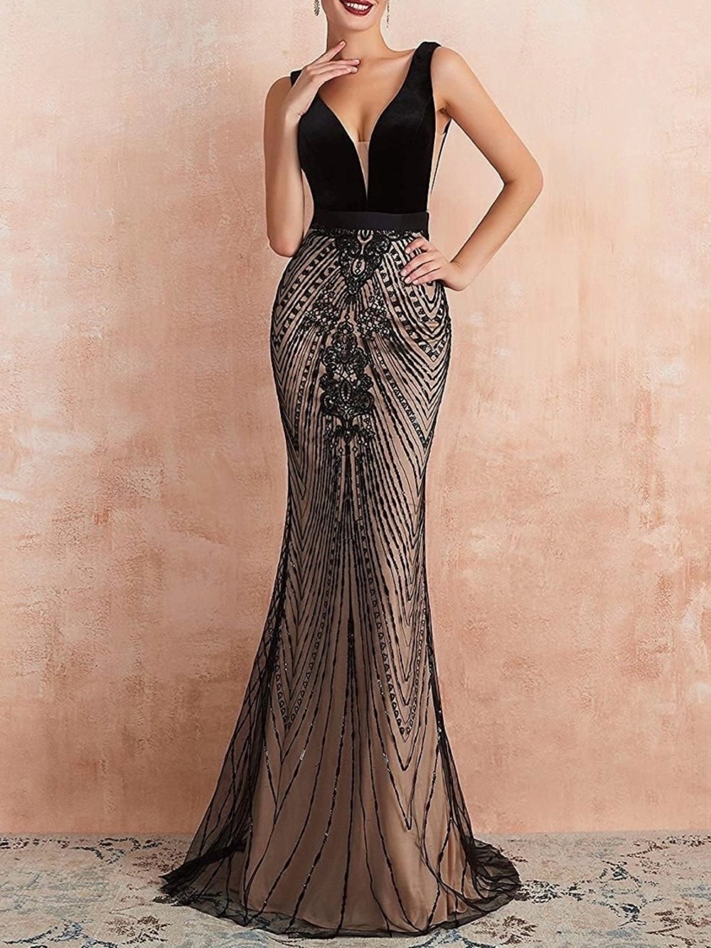 Black Velvet V Neck Applique Sequins Backless Mermaid Dress US 6